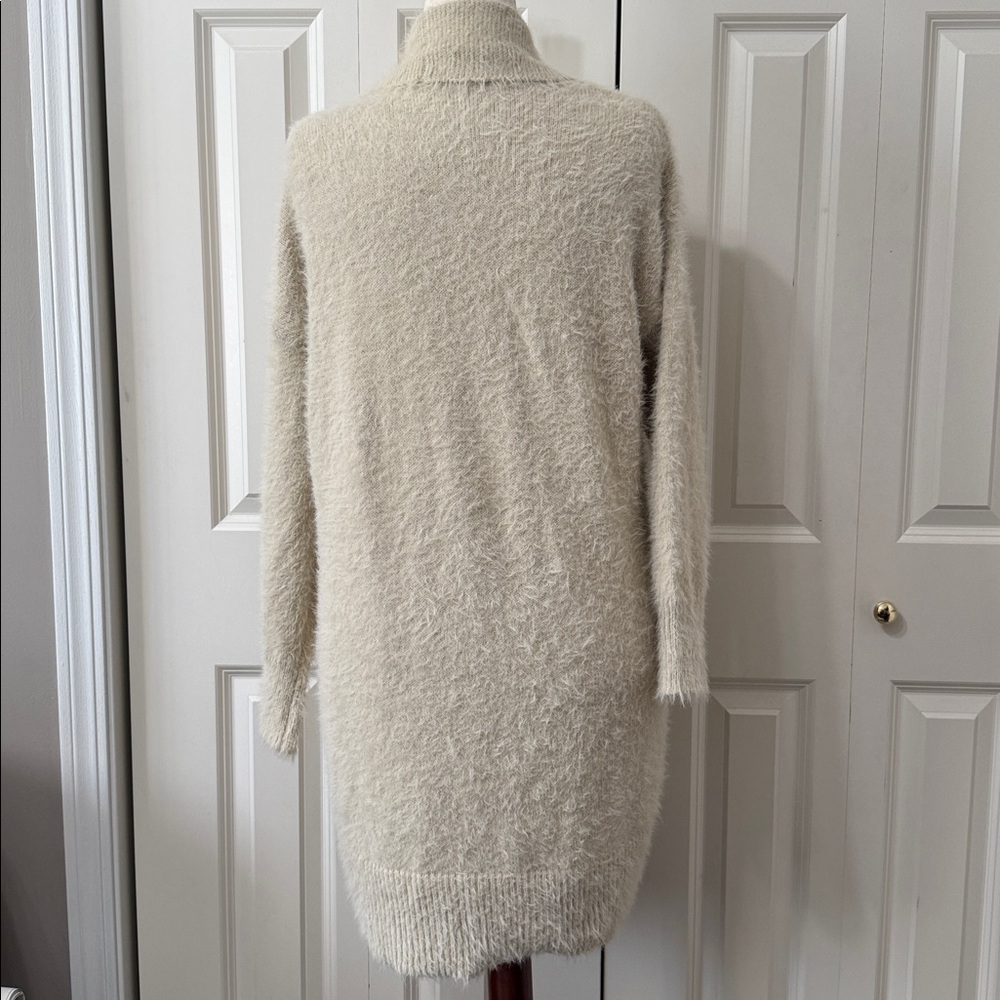 City Chic Fluffy Shawl Cardigan, Winter White Color 14 Plus size EUC❤️ - Picture 4 of 7